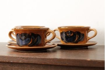 ヴィンテージ雑貨　北欧ビンテージ　落ち着いた温もり感じるスープカップ&ソーサー3客セット(洋食器)(R-037959)