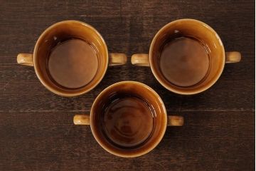 ヴィンテージ雑貨　北欧ビンテージ　落ち着いた温もり感じるスープカップ&ソーサー3客セット(洋食器)(R-037959)