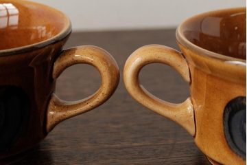 ヴィンテージ雑貨　北欧ビンテージ　落ち着いた温もり感じるスープカップ&ソーサー3客セット(洋食器)(R-037959)