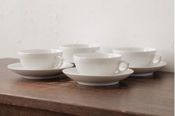 中古　ROYAL COPENHAGEN(ロイヤルコペンハーゲン)　ホワイトフルーテッド ハーフレース　ティーカップ&ソーサー4客セット(洋食器)(R-037960)