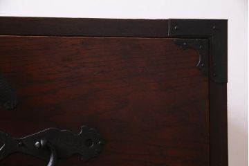 アンティーク家具　昭和初期　前面ケヤキ材　漆塗り　味わい深い佇まいがおしゃれな鉄脚付きローボード(ローチェスト、引き出し、衣装箪笥、テレビ台)(R-037966)