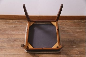 ヴィンテージ家具　北欧ビンテージ　G-PLAN(ジープラン)　チーク材の温もり溢れるダイニングチェア(椅子)(R-037969)