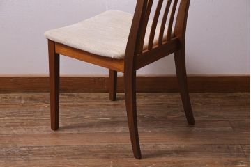 ヴィンテージ家具　北欧ビンテージ　G-PLAN(ジープラン)　チーク材の温もり溢れるダイニングチェア(椅子)(R-037971)