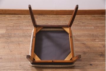ヴィンテージ家具　北欧ビンテージ　G-PLAN(ジープラン)　チーク材の温もり溢れるダイニングチェア(椅子)(R-037971)
