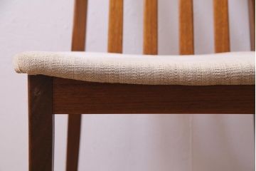 ヴィンテージ家具　北欧ビンテージ　G-PLAN(ジープラン)　チーク材の温もり溢れるダイニングチェア(椅子)(R-037972)