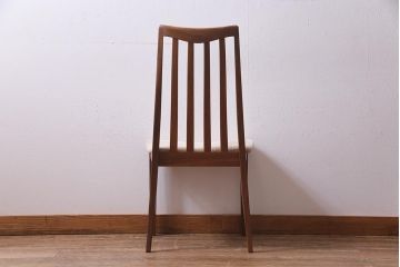 ヴィンテージ家具　北欧ビンテージ　G-PLAN(ジープラン)　チーク材の温もり溢れるダイニングチェア(椅子)(R-037972)