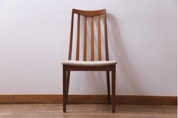 ヴィンテージ家具　北欧ビンテージ　G-PLAN(ジープラン)　チーク材の温もり溢れるダイニングチェア(椅子)(R-037972)