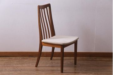 ヴィンテージ家具　北欧ビンテージ　G-PLAN(ジープラン)　チーク材の温もり溢れるダイニングチェア(椅子)(R-037972)