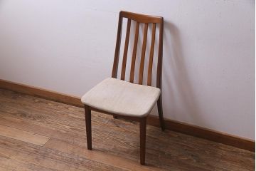 ヴィンテージ家具　北欧ビンテージ　G-PLAN(ジープラン)　チーク材の温もり溢れるダイニングチェア(椅子)(R-037972)