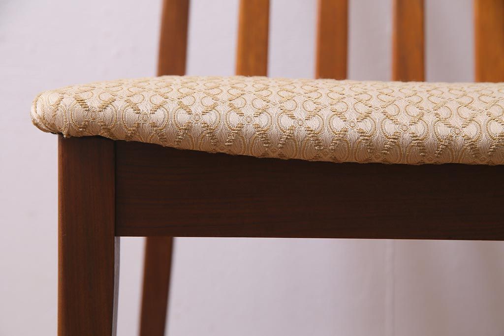 ヴィンテージ家具　G-PLAN(ジープラン)　あたたかな印象の北欧風ダイニングチェア(椅子、ビンテージ)(R-037974)