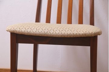 ヴィンテージ家具　G-PLAN(ジープラン)　スタイリッシュなフォルムが魅力的な北欧風ダイニングチェア(椅子、ビンテージ)(R-037975)