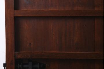 アンティーク建具　ヒノキ・ケヤキ材　純和風の空間におすすめな重厚感漂う庄内蔵戸(建具、引き戸、玄関戸)(R-037980)