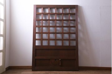 アンティーク建具　ヒノキ材　亀甲金網　和の雰囲気を高める格子蔵戸(建具、引き戸、玄関戸)(R-037981)