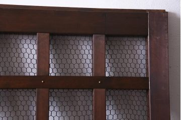 アンティーク建具　ヒノキ材　亀甲金網　和の雰囲気を高める格子蔵戸(建具、引き戸、玄関戸)(R-037981)