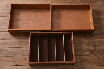 ヴィンテージ家具　チーク材　北欧家具ならではの温かみが魅力的なサイドボード(収納棚、カップボード、リビングボード、ビンテージ)(R-037986)