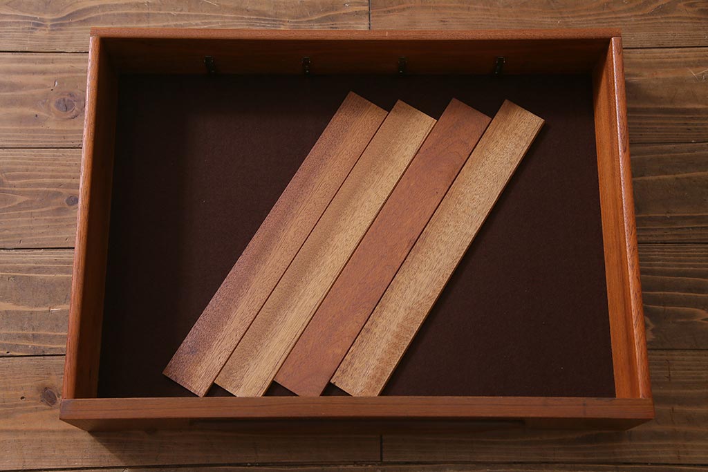 ヴィンテージ家具　チーク材　北欧家具ならではの温かみが魅力的なサイドボード(収納棚、カップボード、リビングボード、ビンテージ)(R-037986)