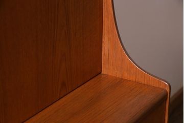 ヴィンテージ家具　チーク材　北欧家具ならではの温かみが魅力的なサイドボード(収納棚、カップボード、リビングボード、ビンテージ)(R-037986)