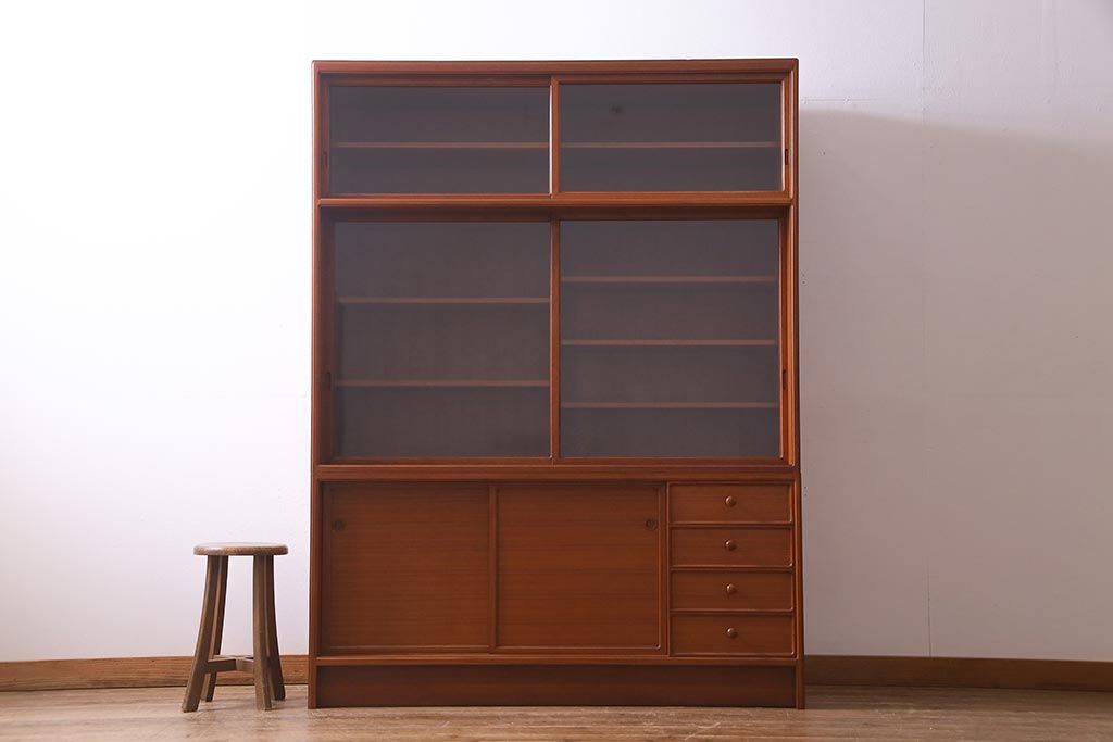 ビンテージ家具　ジャパンビンテージ　チーク材　シンプルモダンなキャビネット(収納棚、戸棚、飾り棚)(R-037987)