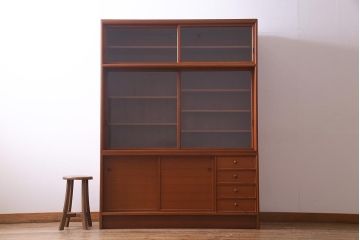 ビンテージ家具　ジャパンビンテージ　チーク材　シンプルモダンなキャビネット(収納棚、戸棚、飾り棚)(R-037987)