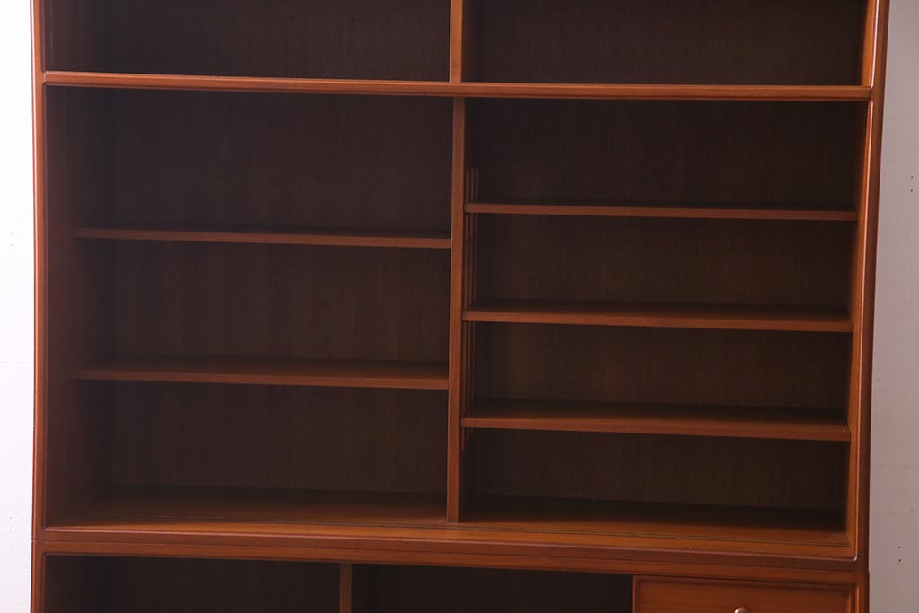 ビンテージ家具　ジャパンビンテージ　チーク材　シンプルモダンなキャビネット(収納棚、戸棚、飾り棚)(R-037987)