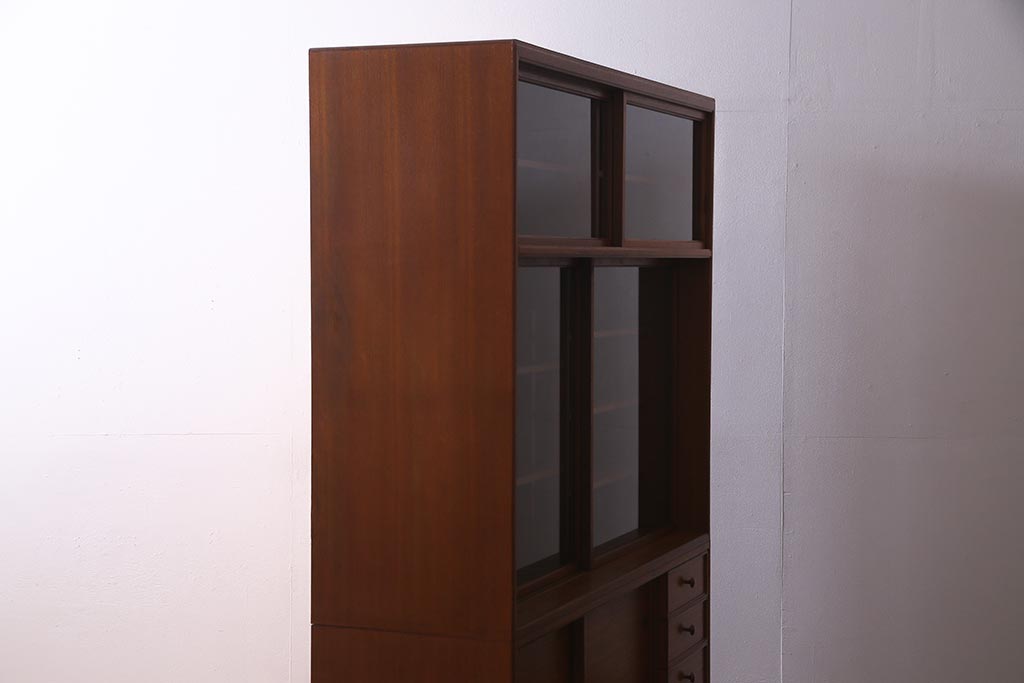 ビンテージ家具　ジャパンビンテージ　チーク材　シンプルモダンなキャビネット(収納棚、戸棚、飾り棚)(R-037987)