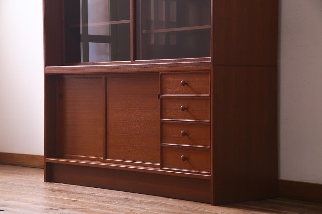 ビンテージ家具　ジャパンビンテージ　チーク材　シンプルモダンなキャビネット(収納棚、戸棚、飾り棚)(R-037987)