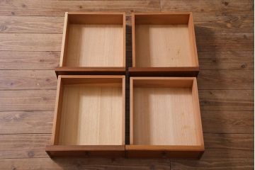 ビンテージ家具　ジャパンビンテージ　チーク材　シンプルモダンなキャビネット(収納棚、戸棚、飾り棚)(R-037987)