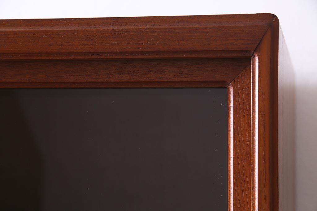 ビンテージ家具　ジャパンビンテージ　チーク材　シンプルモダンなキャビネット(収納棚、戸棚、飾り棚)(R-037987)