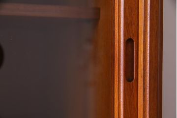 ビンテージ家具　ジャパンビンテージ　チーク材　シンプルモダンなキャビネット(収納棚、戸棚、飾り棚)(R-037987)