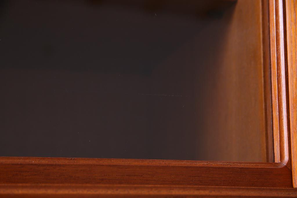 ビンテージ家具　ジャパンビンテージ　チーク材　シンプルモダンなキャビネット(収納棚、戸棚、飾り棚)(R-037987)