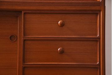 ビンテージ家具　ジャパンビンテージ　チーク材　シンプルモダンなキャビネット(収納棚、戸棚、飾り棚)(R-037987)