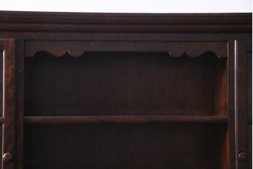 ビンテージ家具　松本民芸家具　中古　シックなデザインが魅力のF型食器棚(カップボード、キャビネット、収納棚、ヴィンテージ)(定価83万5千円)(R-037989)