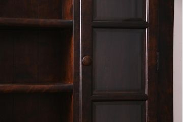 ビンテージ家具　松本民芸家具　中古　シックなデザインが魅力のF型食器棚(カップボード、キャビネット、収納棚、ヴィンテージ)(定価83万5千円)(R-037989)