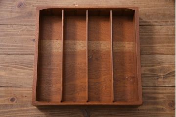 ヴィンテージ家具　イギリスビンテージ　楡材　ERCOL(アーコール)　温もり溢れるキャスター付きサイドボード(収納棚、キャビネット)(R-037991)
