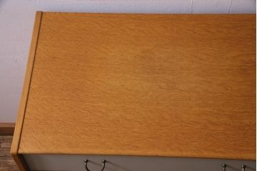 ヴィンテージ家具　G-PLAN(ジープラン)　オーク材　ホワイトカラーがアクセントになったチェスト(引き出し、ビンテージ)(R-037993)