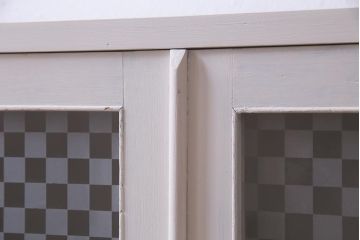 ラフジュ工房オリジナル　古建具リメイク　レトロな雰囲気漂うバイカラーのブックケース(本箱、食器棚、収納棚)(R-037994)