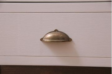 ラフジュ工房オリジナル　古建具リメイク　レトロな雰囲気漂うバイカラーのブックケース(本箱、食器棚、収納棚)(R-037994)