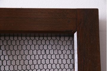 アンティーク建具　総ケヤキ材　亀甲金網　渋い和の空間づくりにおすすめな鉄格子付き蔵戸(引き戸、建具、玄関戸)(R-037995)