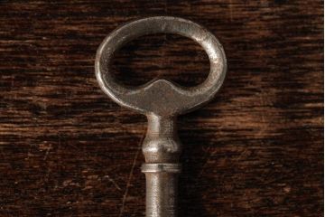 アンティーク雑貨　フランスアンティーク　ブロカントスタイルに合うシャビーなキー(鍵、カギ)(R-038007)