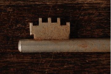 アンティーク雑貨　フランスアンティーク　ブロカントスタイルに合うシャビーなキー(鍵、カギ)(R-038008)