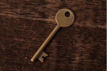 アンティーク雑貨　フランス　真鍮　アンティークゴールドがおしゃれなキー(鍵、カギ)(R-038012)
