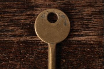 アンティーク雑貨　フランス　真鍮　アンティークゴールドがおしゃれなキー(鍵、カギ)(R-038012)