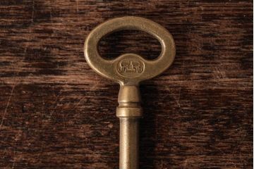 アンティーク雑貨　フランス　真鍮　アンティークゴールドがおしゃれなキー(鍵、カギ)(R-038013)