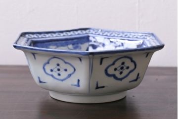 アンティーク雑貨　江戸期　古伊万里　染付　8.4寸六角深鉢(深皿、和食器)(R-038023)