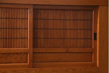 新古品　特大サイズ!　ニレ無垢材　和の空間作りに活躍する重ね9尺水屋箪笥(九尺水屋、サイドボード、和箪笥、収納棚)(R-038031)