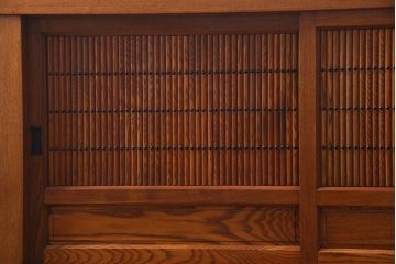 新古品　特大サイズ!　ニレ無垢材　和の空間作りに活躍する重ね9尺水屋箪笥(九尺水屋、サイドボード、和箪笥、収納棚)(R-038031)