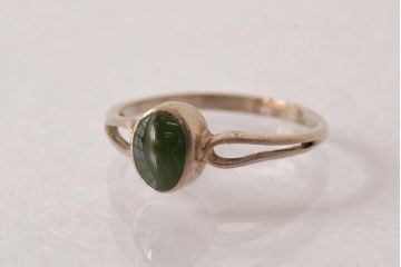 アンティーク雑貨　イギリスビンテージ　シルバー　ディープグリーンエナメル　リング(指輪、アクセサリー)(R-038036)