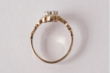 アンティーク雑貨　イギリスビンテージ　9K　箱付き　花モチーフの可愛らしいリング(指輪、アクセサリー)(R-038044)