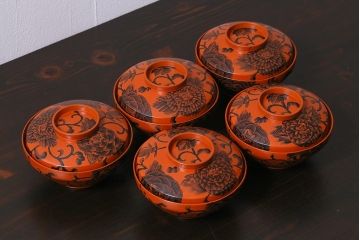 アンティーク雑貨　大正期　漆塗り　沈黒・金蒔絵が贅沢な蓋付き木製椀5客セット(漆器、和食器)(R-038050)