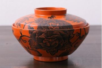 アンティーク雑貨　大正期　漆塗り　沈黒・金蒔絵が贅沢な蓋付き木製椀5客セット(漆器、和食器)(R-038050)